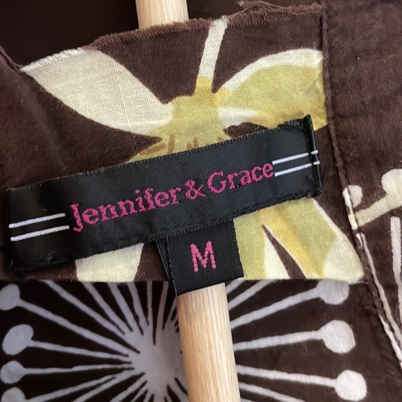 2/$10 Jennifer & Grace Top - Picture 3 of 5